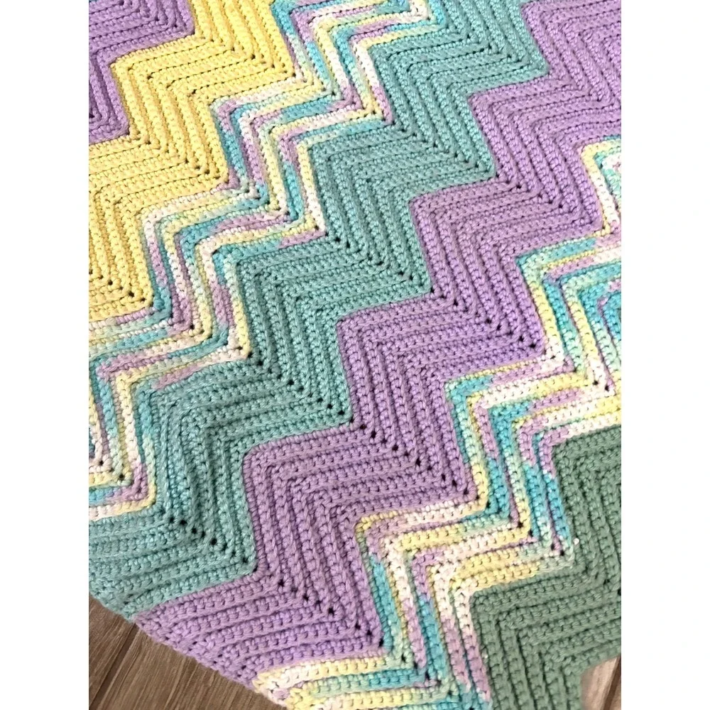 Vintage Handmade Crochet Chevron Afghan Pastel Ripple Blanket‎ Throw 62